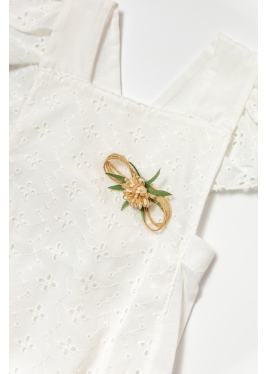 Βρεφική βαμβακερή ολόσωμη σαλοπέτα με χιαστή πλάτη σε λευκό χρώμα 