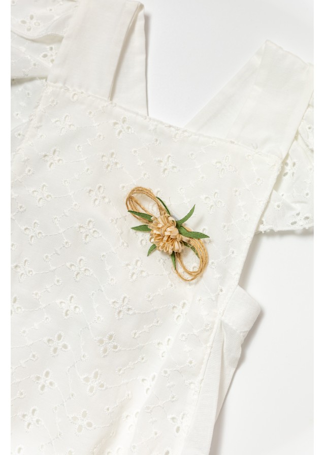 Βρεφική βαμβακερή ολόσωμη σαλοπέτα με χιαστή πλάτη σε λευκό χρώμα 