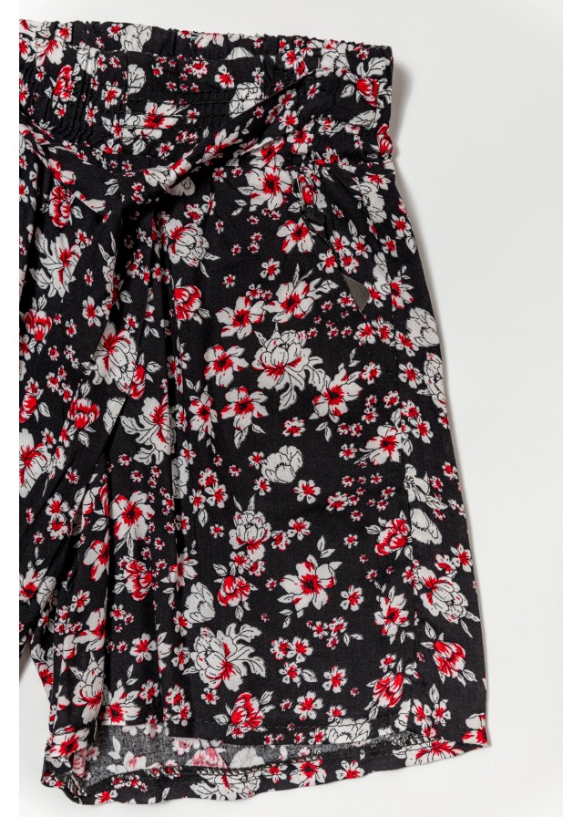 Παιδικό υφασμάτινο ψηλόμεσο σορτσάκι με λευκά λουλούδια σε μαύρο χρώμα