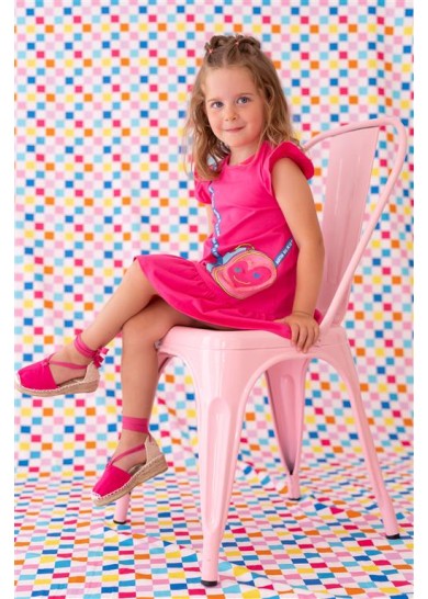 Agatha Ruiz De La Prada παιδικό φόρεμα σε φουξ χρώμα  Agatha Ruiz De La Prada παιδικό φόρεμα σε φουξ χρώμα