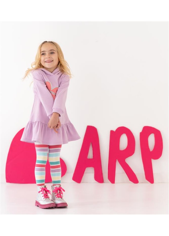 Agatha Ruiz De La Prada παιδικό φόρεμα για κορίτσι με σχέδιο καρδιά και καλσόν σε λιλά χρώμα