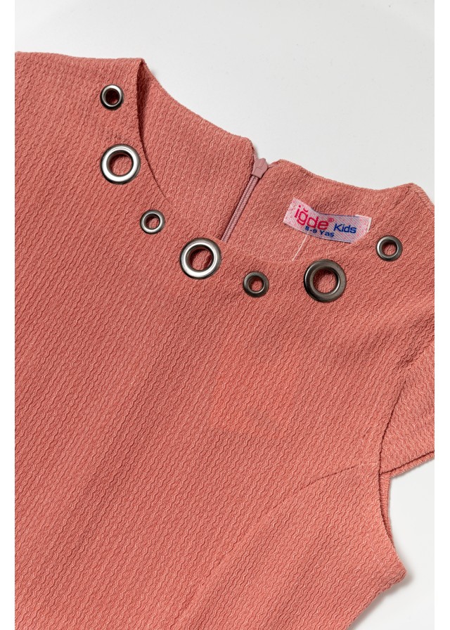 Παιδικό κοντομάνικο φόρεμα με σχέδιο στον λαιμό σε ρόζ χρώμα