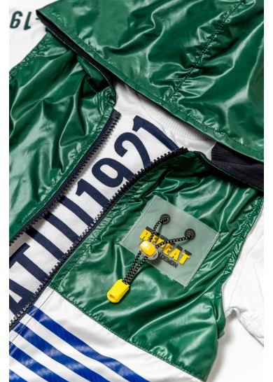 Παιδικό σετ με κοντομάνικο μπλουζάκι,αμάνικο γιλέκο με ρι΄γες σε πράσινο χρώμα και τζίν παντελόνι