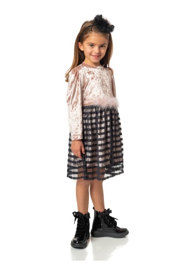 Παιδικό βελούδινο πλισέ φόρεμα Serafino σε απαλό ρόζ χρώμα με μαύρη διαφάνεια